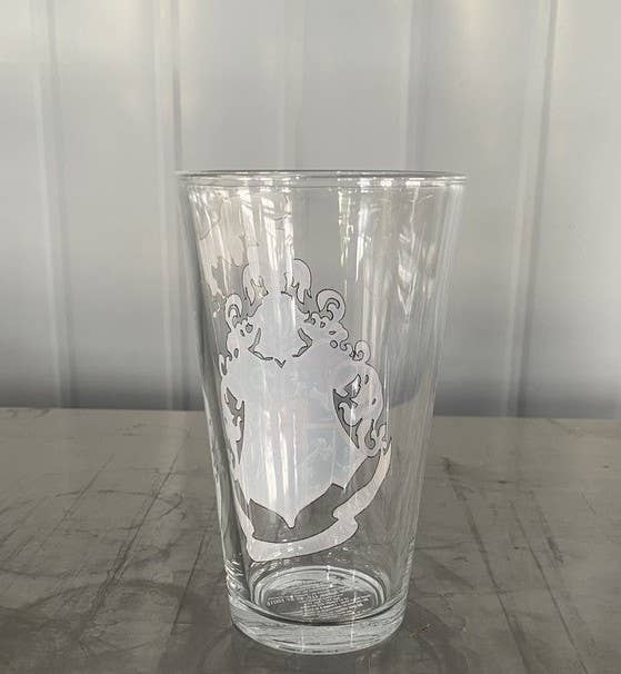 Harry Potter Hogwarts Crest with Flag 16oz Pint Glass