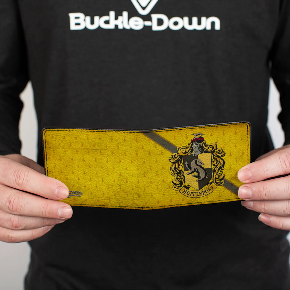 Bi-Fold Wallet - HUFFLEPUFF Crest Stripe4 Weathered Gold Brown