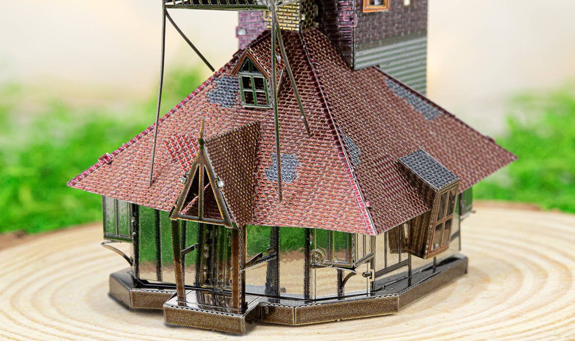 Harry Potter - The Burrow in Color Metal Earth DIY 3D Model Kit